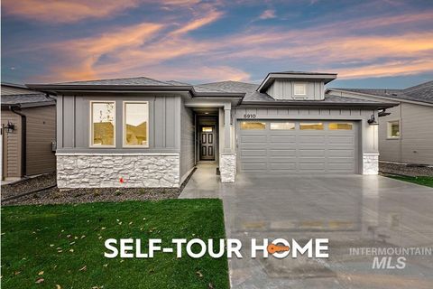 Photo of 7061 S Skybreak Lane, Meridian, ID 83642 (MLS # 98979504)