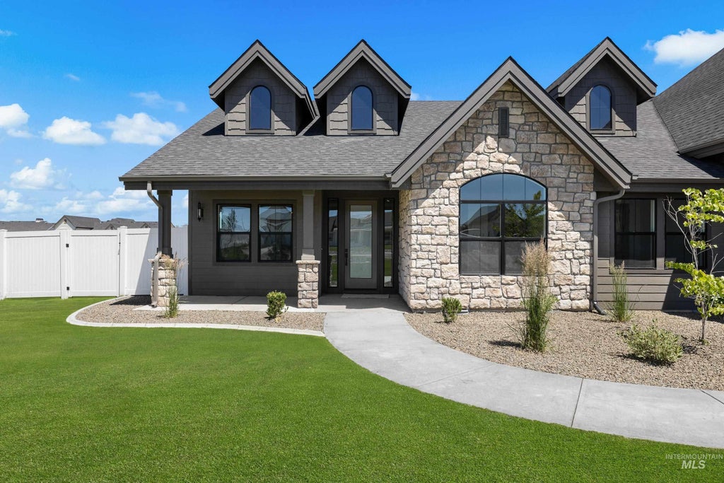 Photo of 15300 Rhodes Ct, Caldwell, ID 83607 (MLS # 98990027)