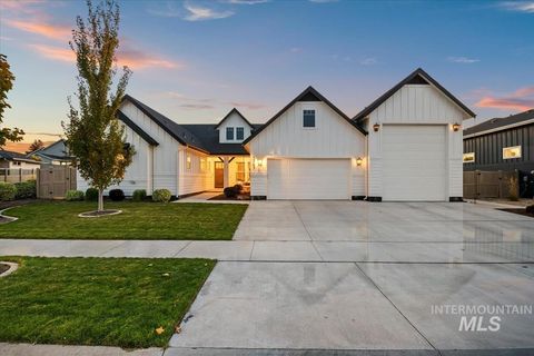 Photo of 5743 S Hunter Trail Way, Meridian, ID 83642 (MLS # 98965526)