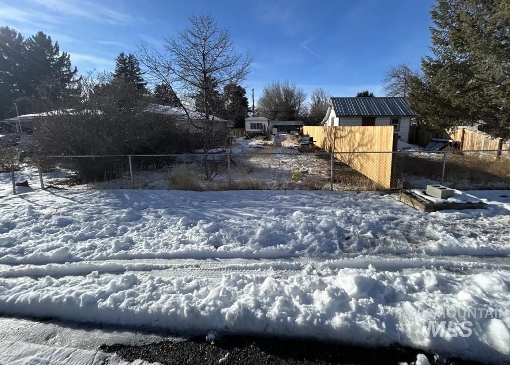 Photo of 733 California St, Gooding, ID 83330 (MLS # 98956755)