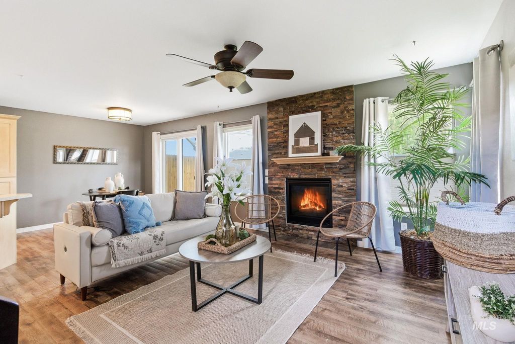 Photo of 5859 N Cobbler Lane, Garden City, ID 83714 (MLS # 98983477)