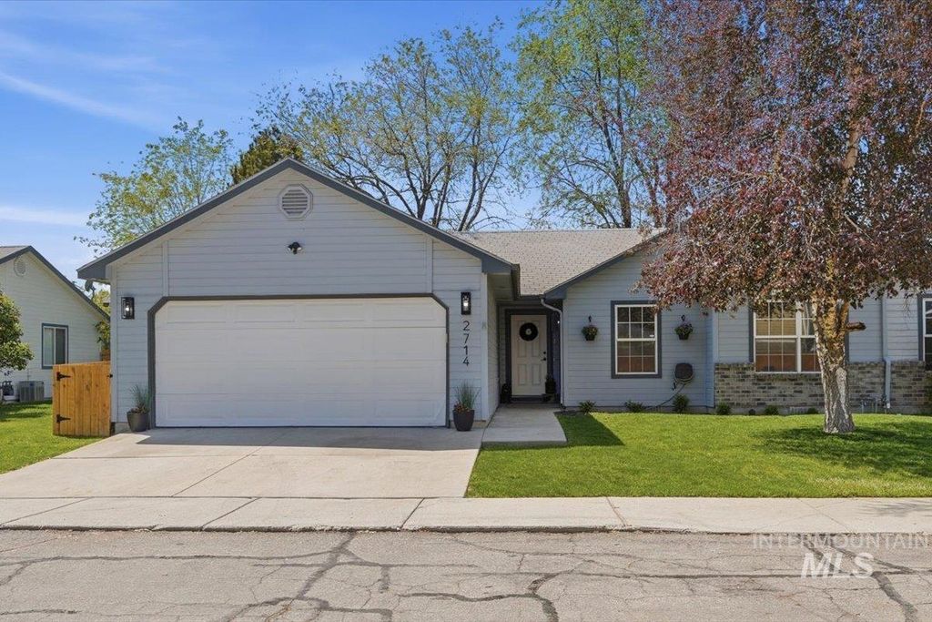 Photo of 2714 Morning Mist Ln, Caldwell, ID 83605 (MLS # 98984077)