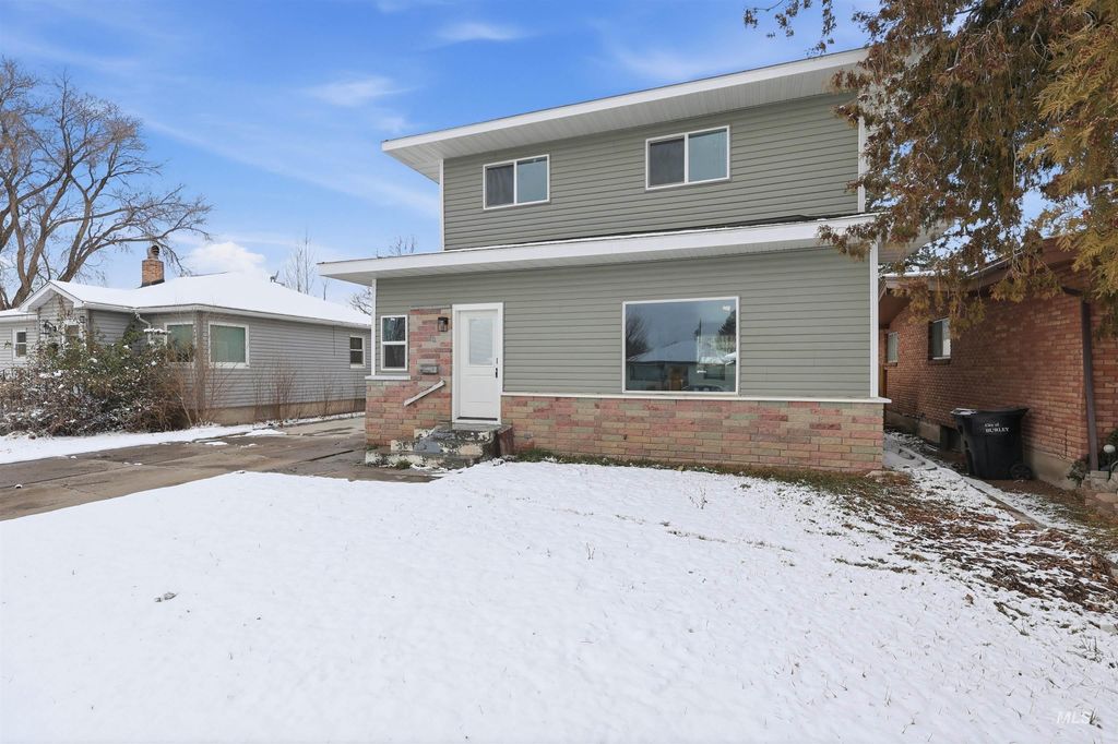 Photo of 1918 Burton Ave, Burley, ID 83318 (MLS # 98975287)