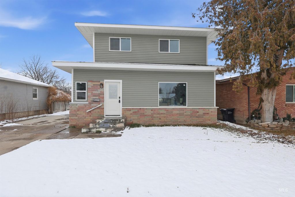 Photo of 1918 Burton Ave, Burley, ID 83318 (MLS # 98975287)