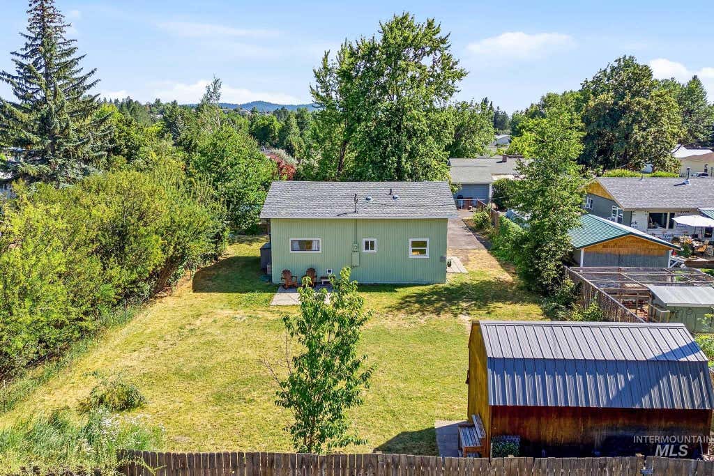 Photo of 828 N Meadow St, Moscow, ID 83843 (MLS # 98994529)