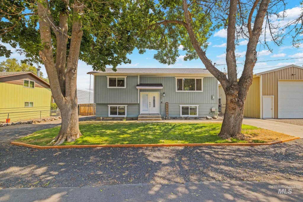 Photo of 3327 5th St G, Lewiston, ID 83501 (MLS # 98995742)