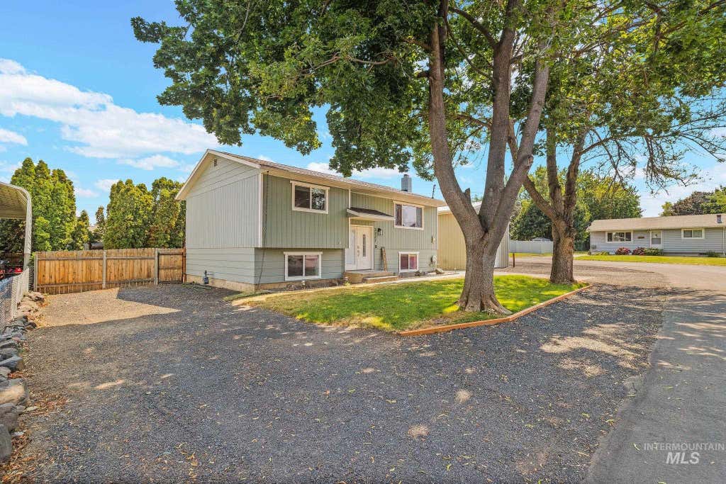 Photo of 3327 5th St G, Lewiston, ID 83501 (MLS # 98995742)