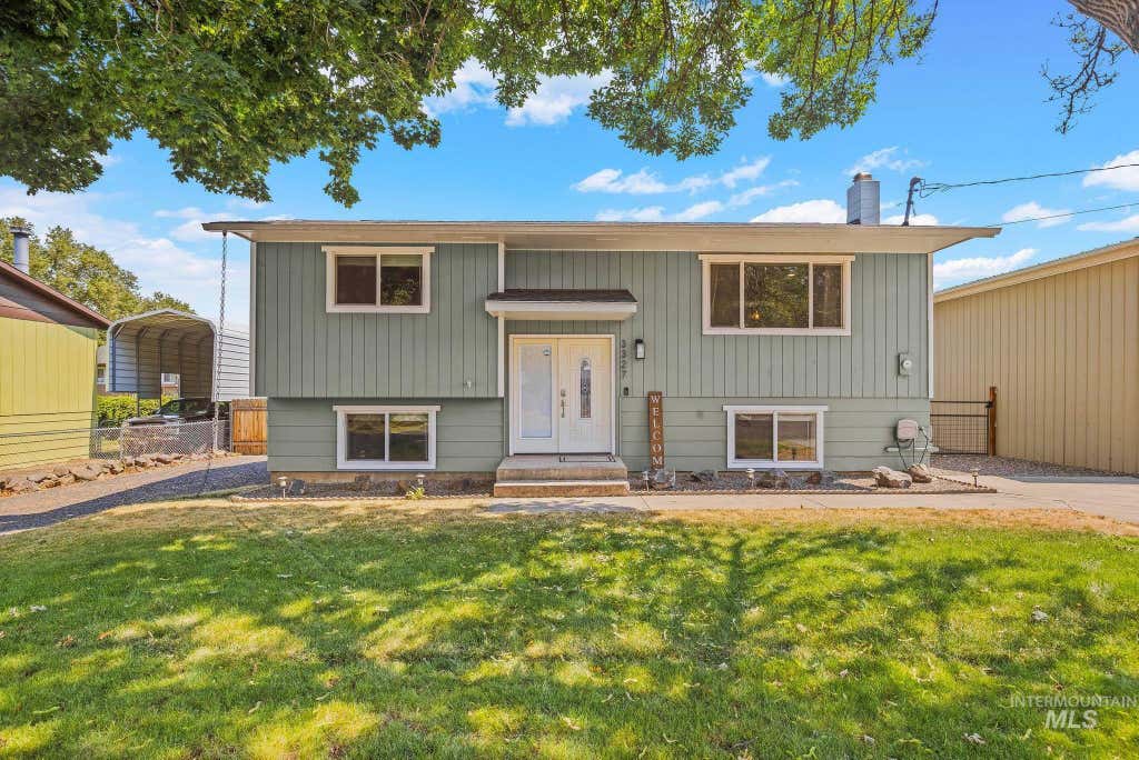 Photo of 3327 5th St G, Lewiston, ID 83501 (MLS # 98995742)