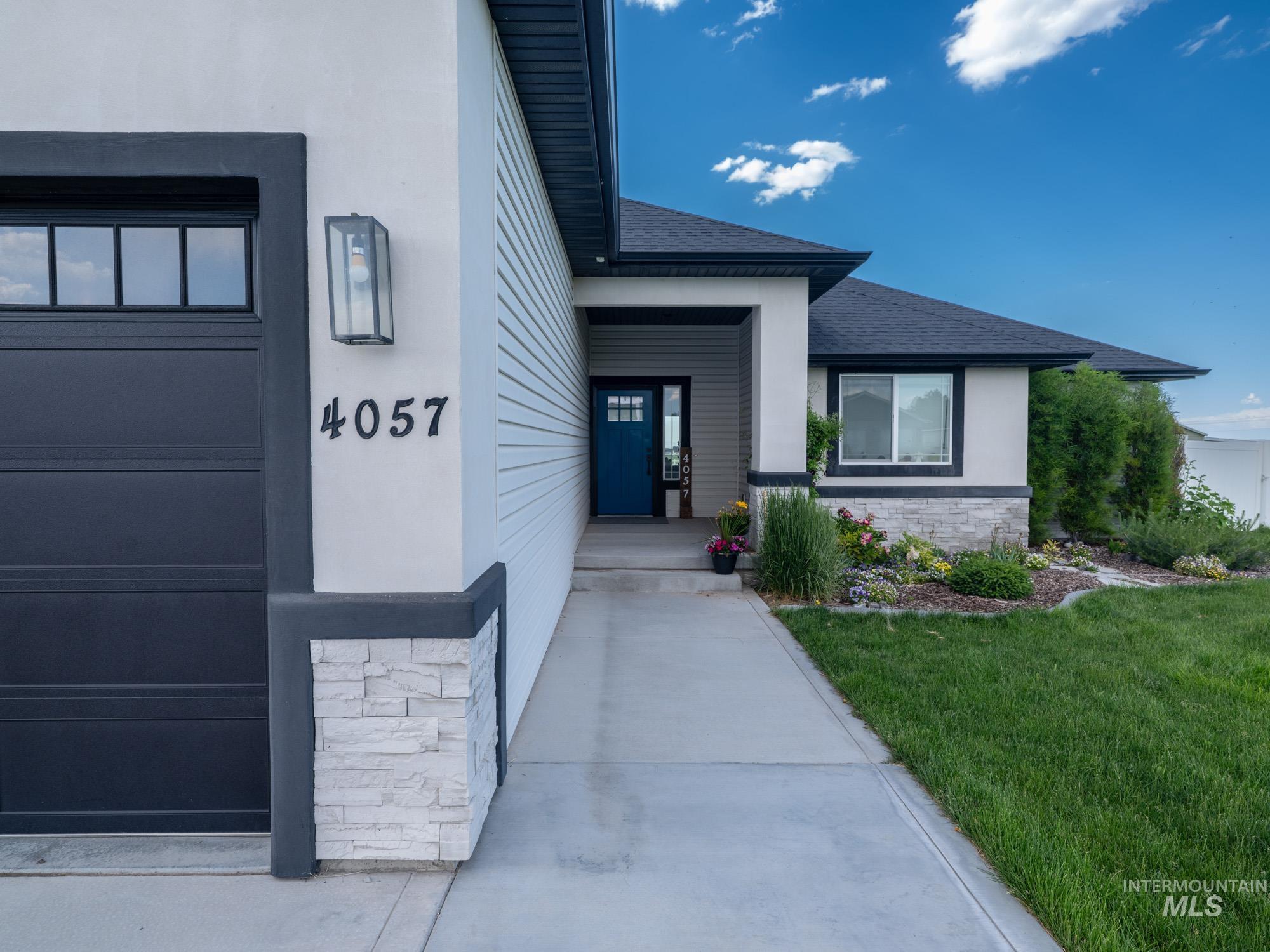 4057 Mountain Vista