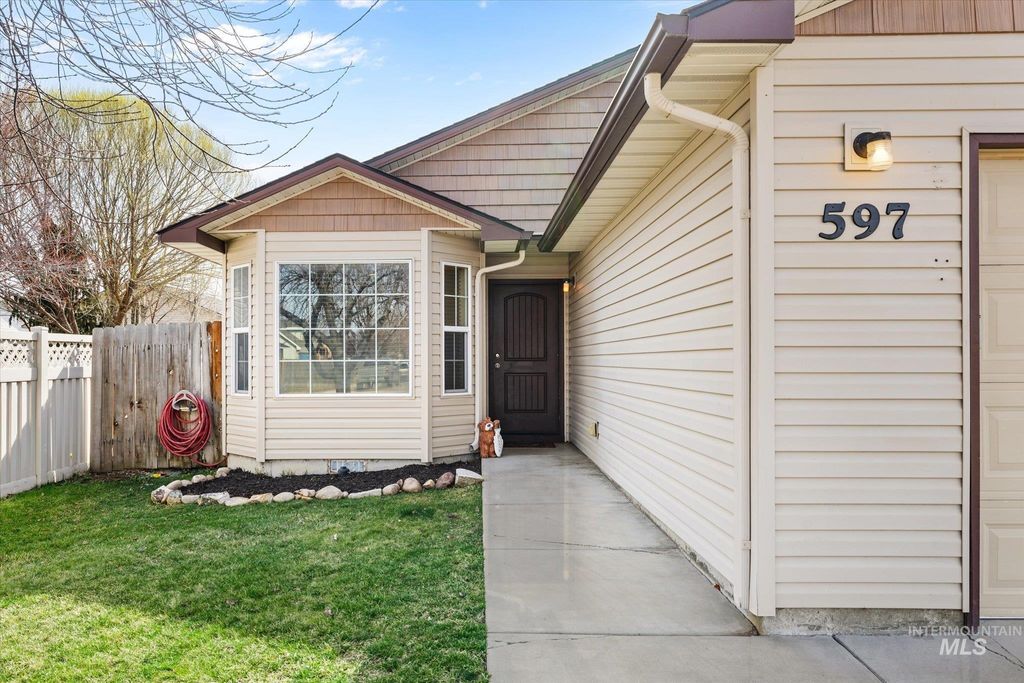 Photo of 597 E Great Bear St, Kuna, ID 83634 (MLS # 98977775)