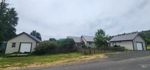 817 6th St Kamiah ID 83536