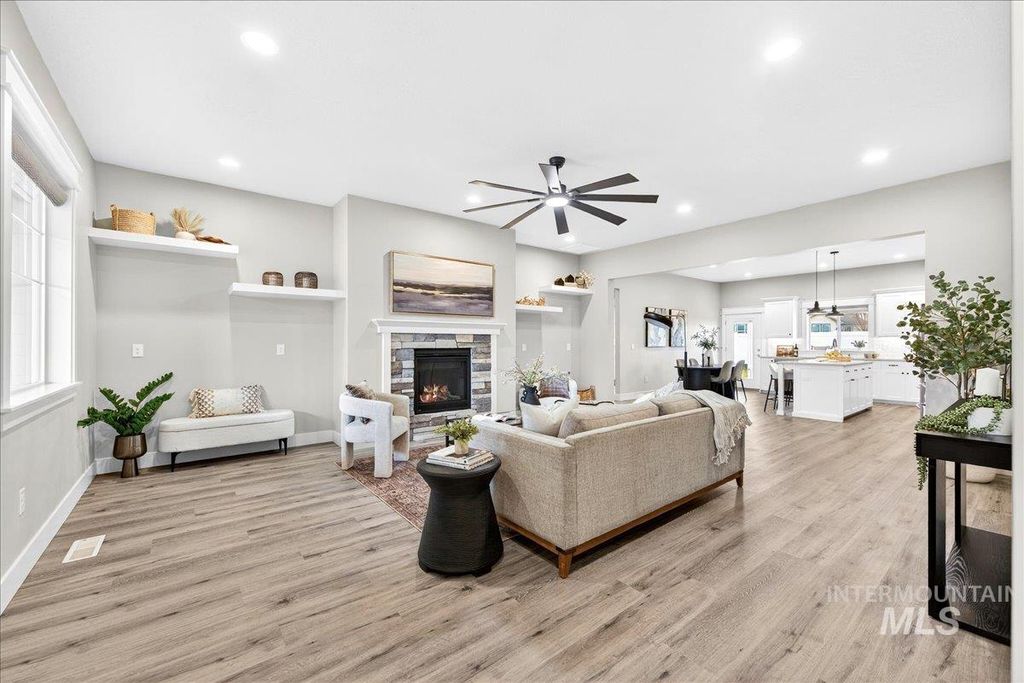 Photo of 63 S Ravine Way, Nampa, ID 83687 (MLS # 98974856)