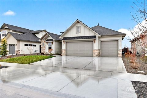 Photo of 1911 N Willowick Ave, Eagle, ID 83616 (MLS # 98983927)