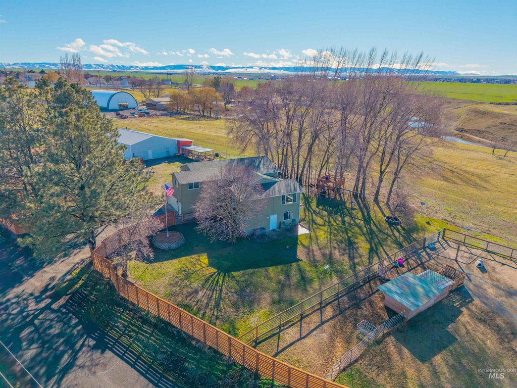 Photo of 7104 Hepton Ln, Lewiston, ID 83501 (MLS # 98975578)