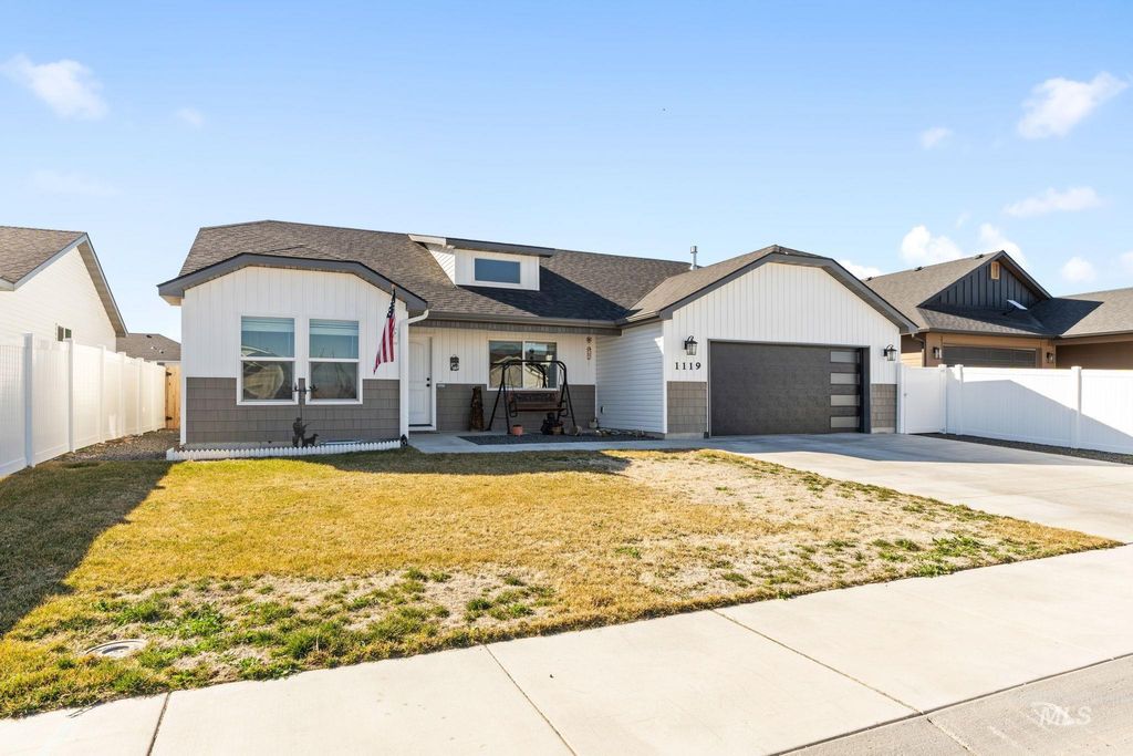 Photo of 1119 Meadow Lake Loop, Buhl, ID 83316 (MLS # 98978281)