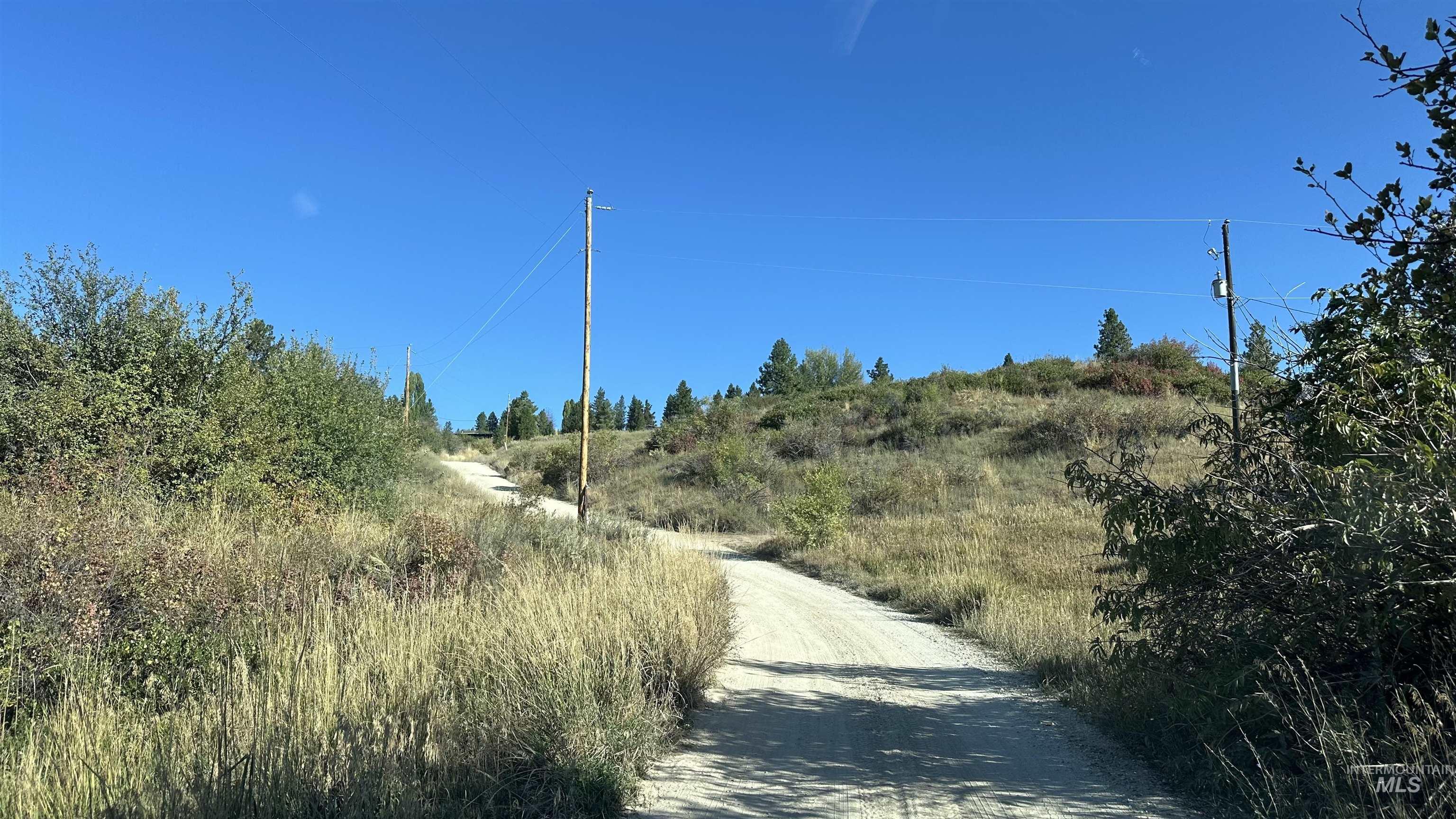 View of dirt / gravel road