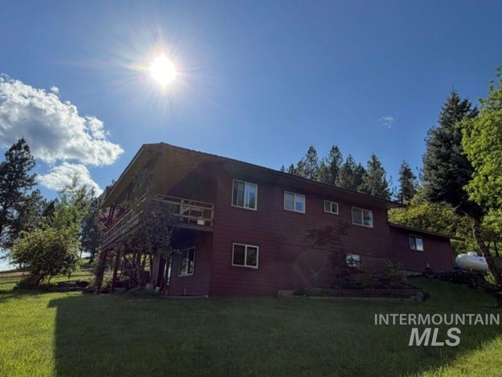 Photo of 119 Beaver Hill Road, Kamiah, ID 83536 (MLS # 98987263)