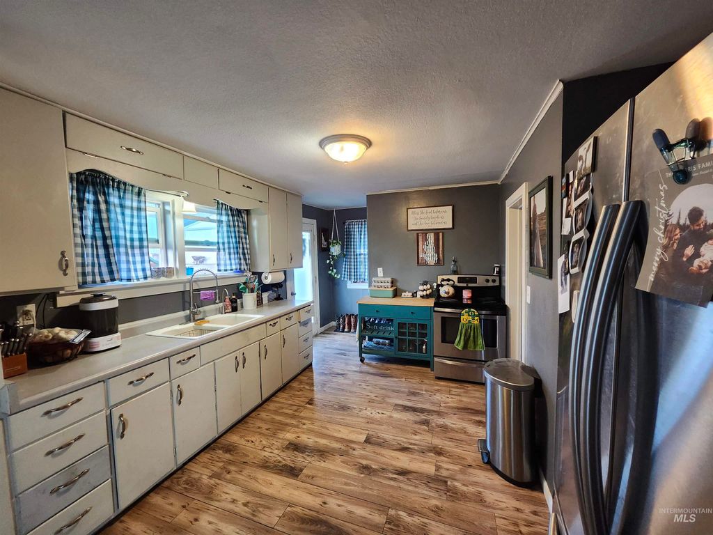 Photo of 632 N Fir Street, Genesee, ID 83832 (MLS # 98987049)