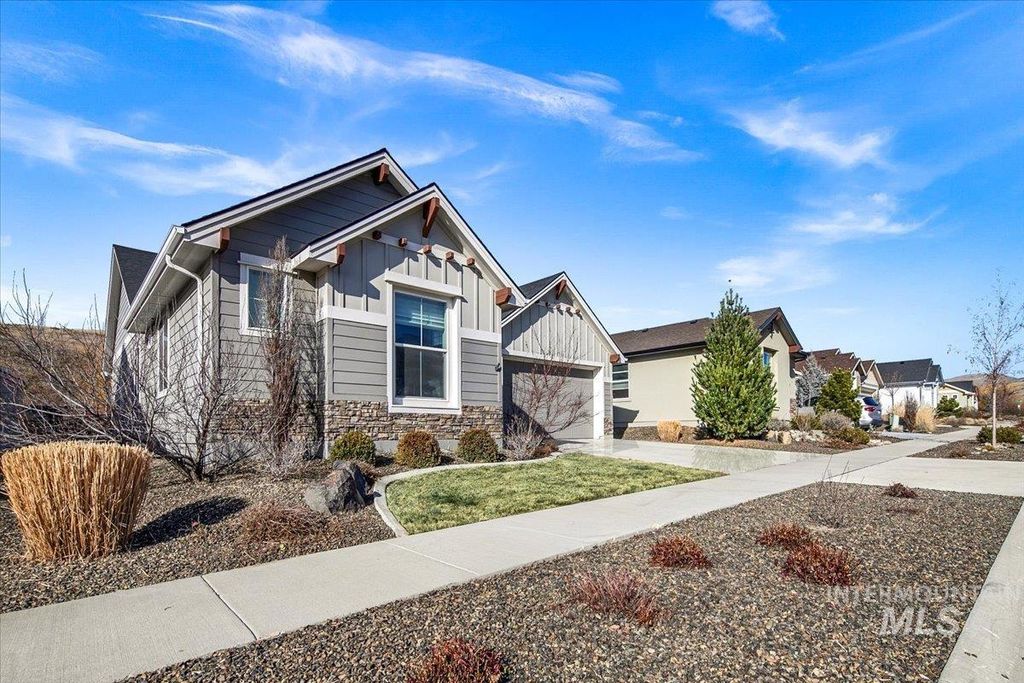 Photo of 20557 N Glenisla Avenue, Boise, ID 83714 (MLS # 98974436)