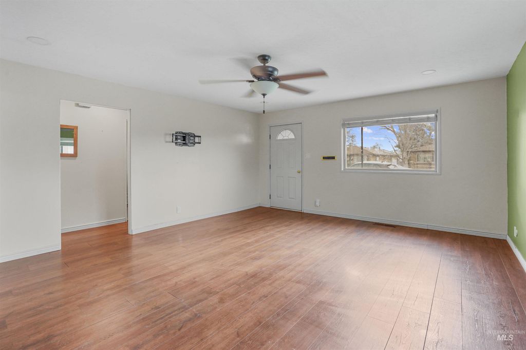 Photo of 637 King Circle, Twin Falls, ID 83301 (MLS # 98979206)