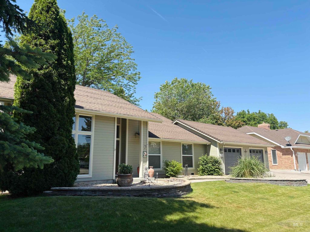 Photo of 549 Ballingrude Drive, Twin Falls, ID 83301 (MLS # 98987874)