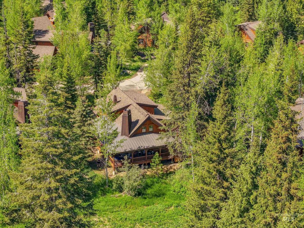 Photo of 131 Twin Creeks Court, Donnelly, ID 83615 (MLS # 98949593)