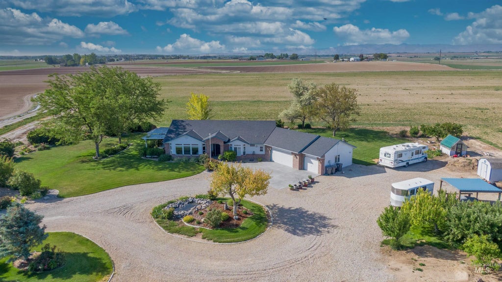 Photo of 17271 Lonkey Ln, Caldwell, ID 83607 (MLS # 98999111)