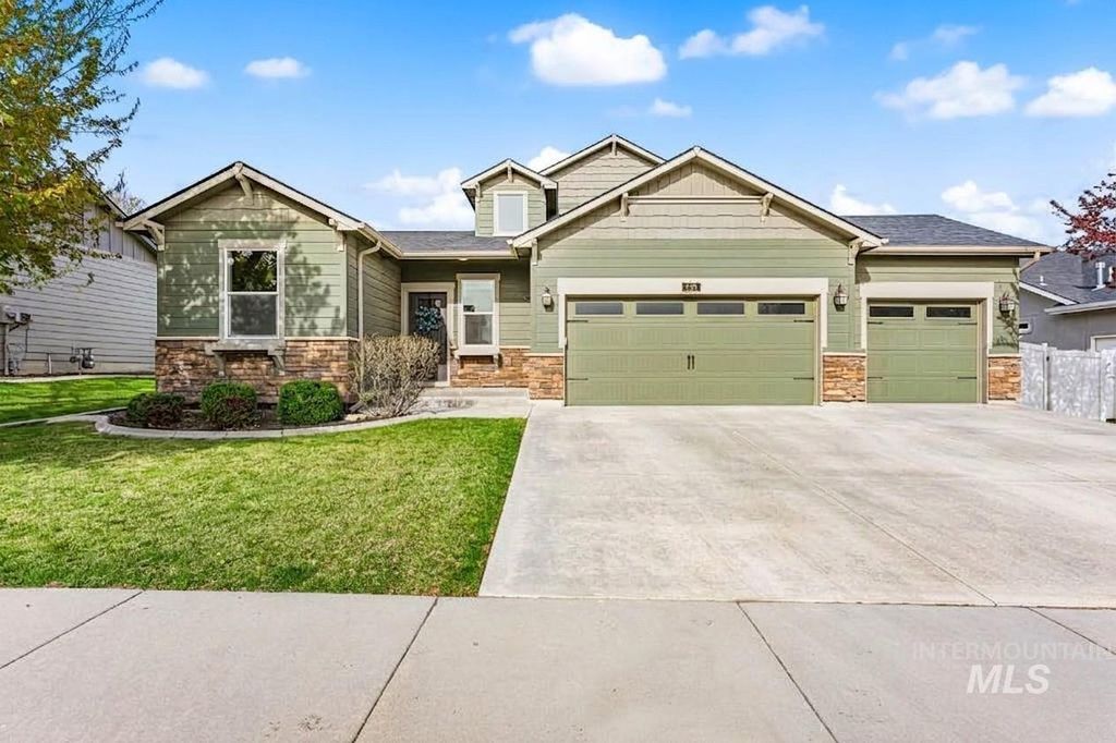 Photo of 565 S Rocker Ave, Kuna, ID 83634 (MLS # 98983397)