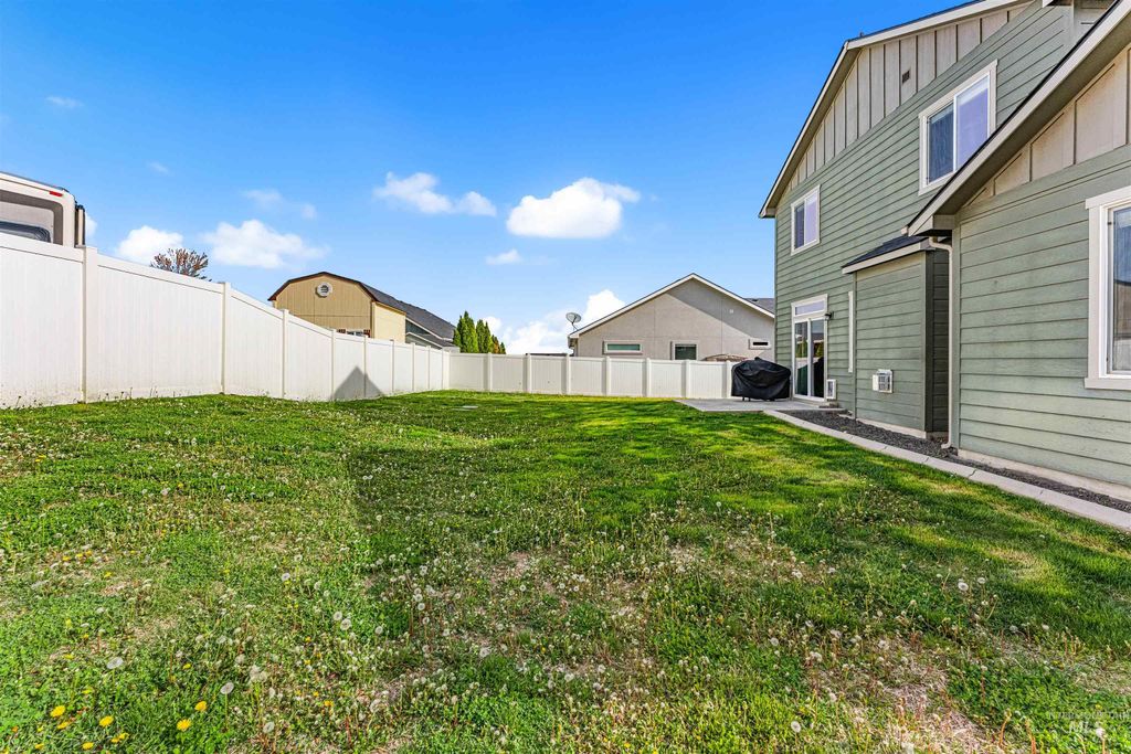 Photo of 565 S Rocker Ave, Kuna, ID 83634 (MLS # 98983397)