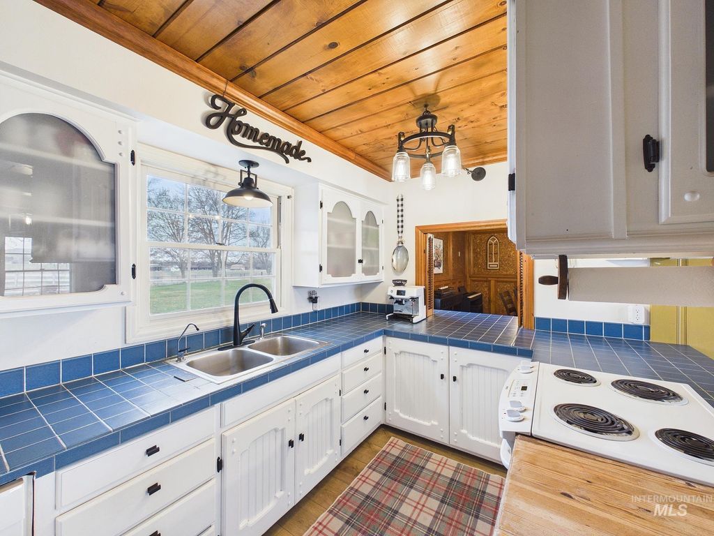 Photo of 1747 W Central Rd, Emmett, ID 83617 (MLS # 98977368)