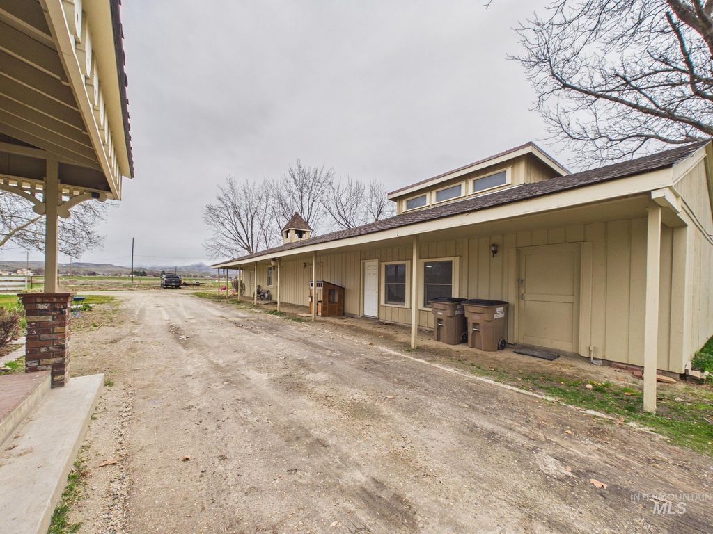 Photo of 1747 W Central Rd, Emmett, ID 83617 (MLS # 98977368)