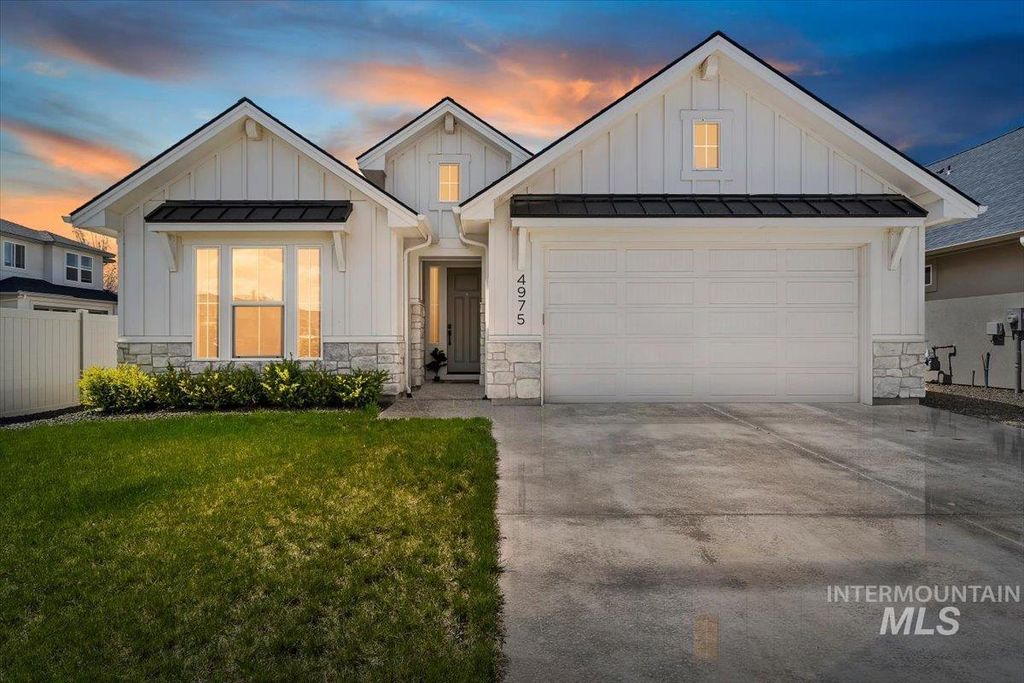 Photo of 4975 N Brock Ave, Meridian, ID 83646 (MLS # 98983969)