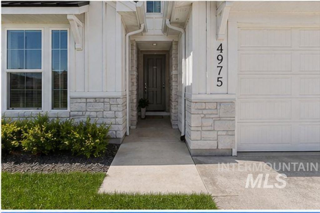 Photo of 4975 N Brock Ave, Meridian, ID 83646 (MLS # 98983969)