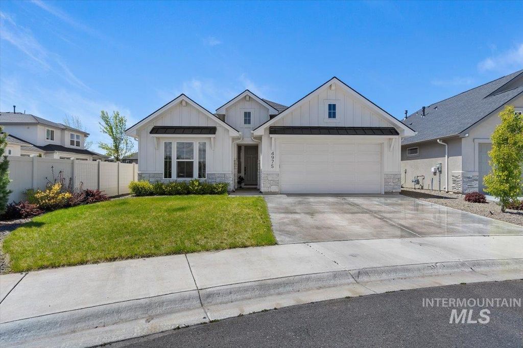 Photo of 4975 N Brock Ave, Meridian, ID 83646 (MLS # 98983969)