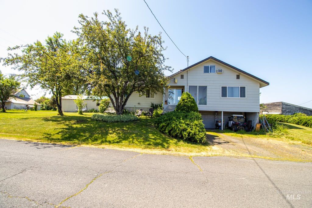 Photo of 105 Weippe Ave, Weippe, ID 83553 (MLS # 98952996)