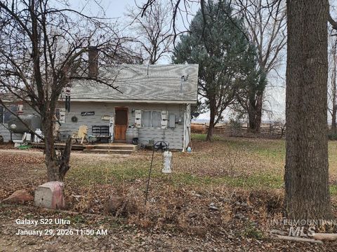 Photo of 1875 Mclay Road, Vale, OR 97918 (MLS # 98975827)