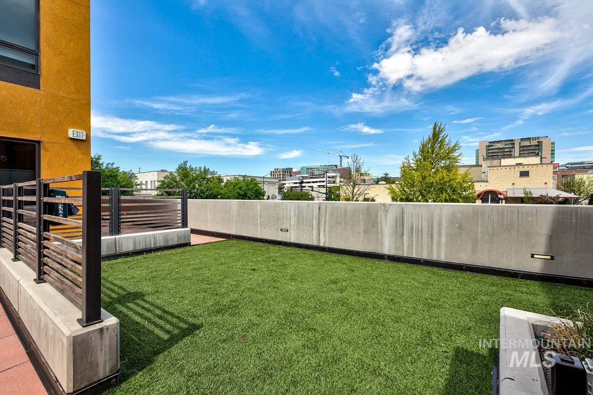 Pet potty station, level 2