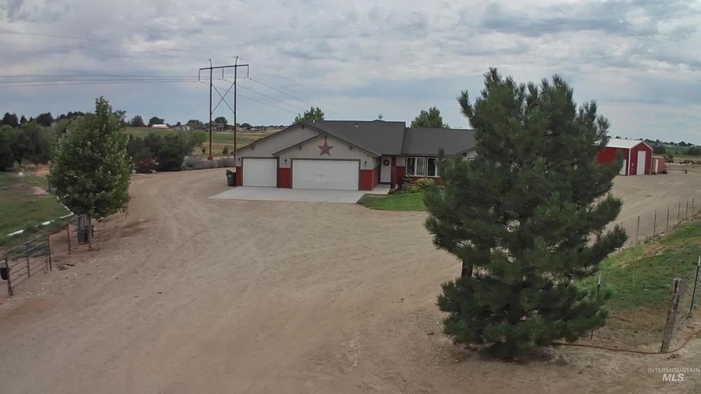 Photo of 17571 Goodson Rd, Caldwell, ID 83607 (MLS # 98980359)