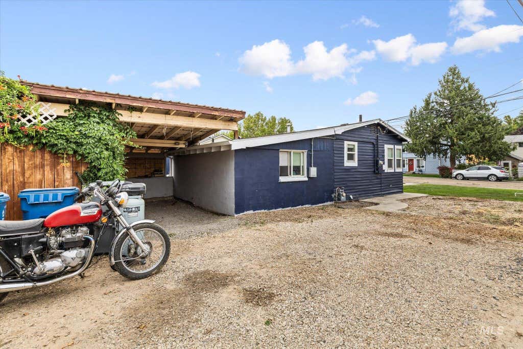 Photo of 716 E Sherman Ave, Nampa, ID 83686 (MLS # 98997967)