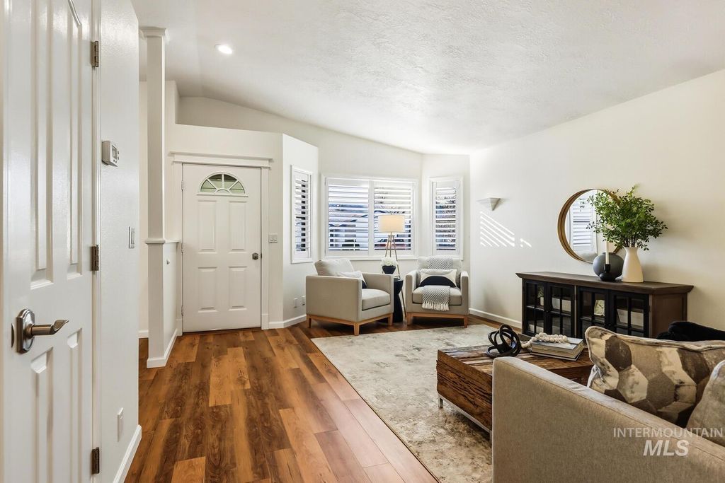 Photo of 8290 W Clubhouse Ln, Garden City, ID 83714 (MLS # 98973138)