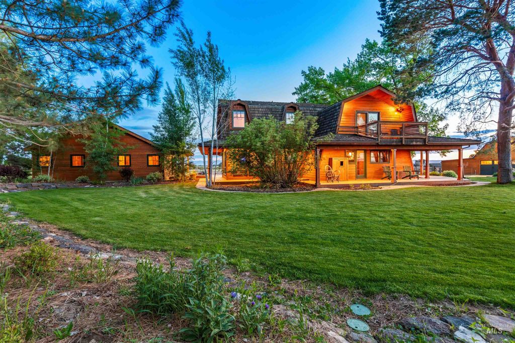 Photo of 999 N Cow Horse Dr, Kuna, ID 83634 (MLS # 98985297)