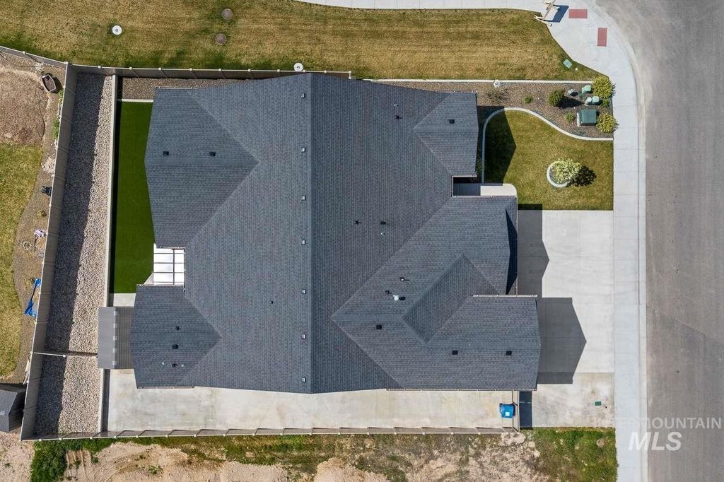 Photo of 2041 W Ibis Dr, Nampa, ID 83686 (MLS # 98981767)