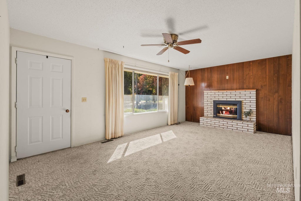 Photo of 3224 8th Street E ST, Lewiston, ID 83501 (MLS # 99001971)