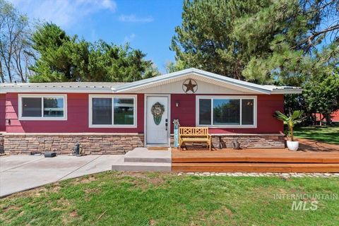 Photo of 1960 Fairview, Fruitland, ID 83619 (MLS # 98953092)