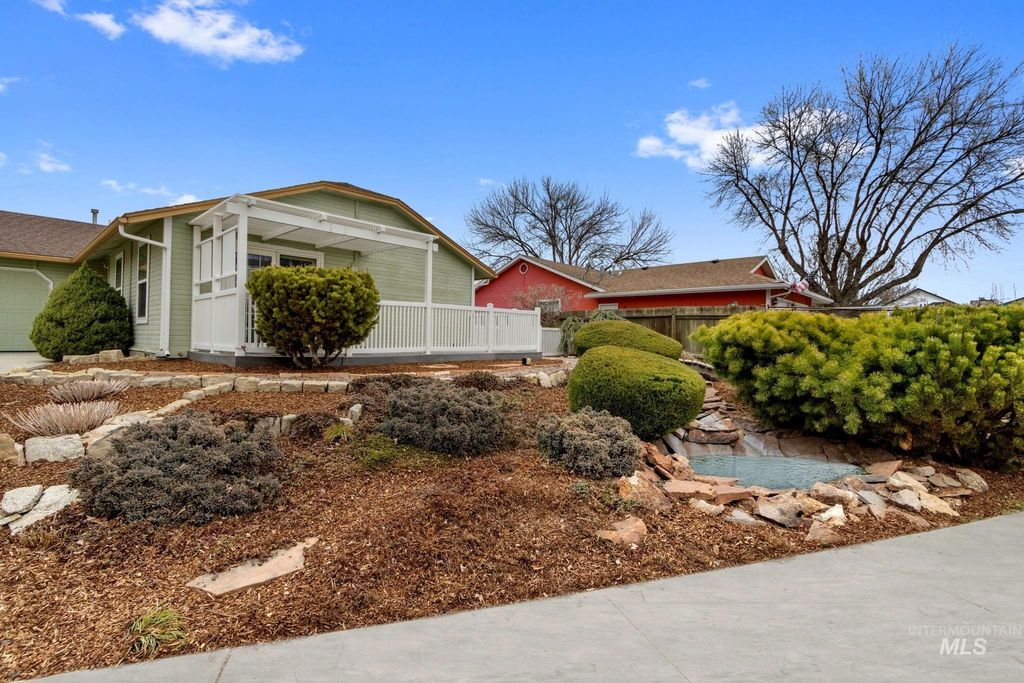 Photo of 4506 N Fifeshire Way, Boise, ID 83713 (MLS # 98977055)