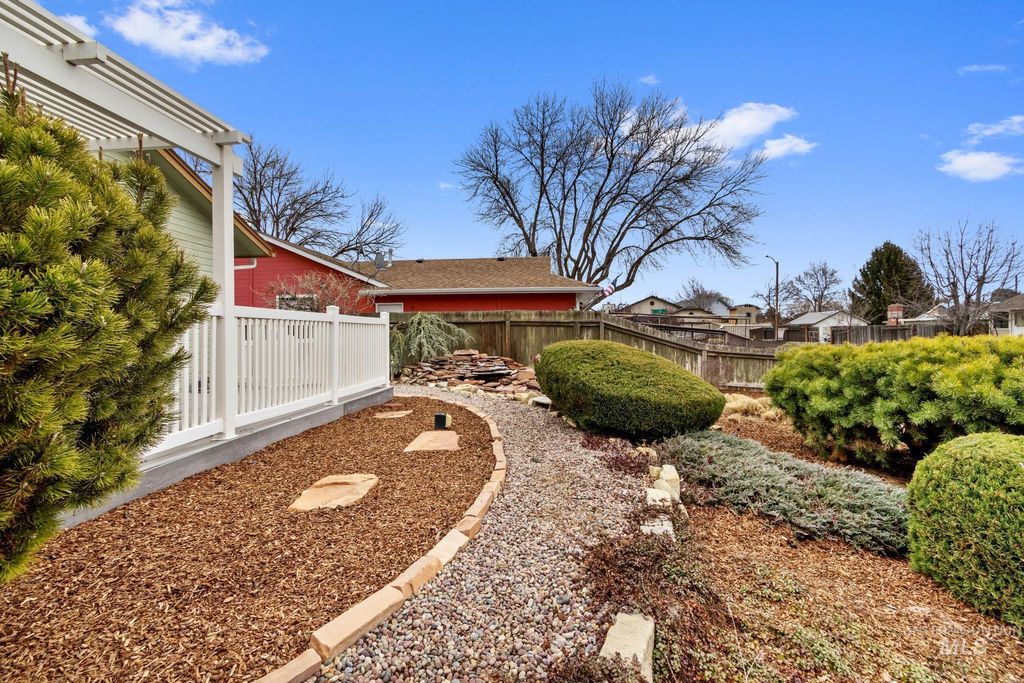 Photo of 4506 N Fifeshire Way, Boise, ID 83713 (MLS # 98977055)