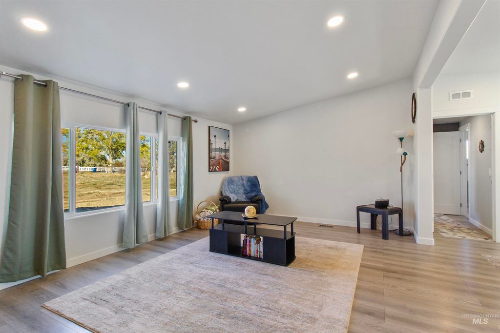 Photo of 3582 N 3230 E, Kimberly, ID 83341 (MLS # 98966858)