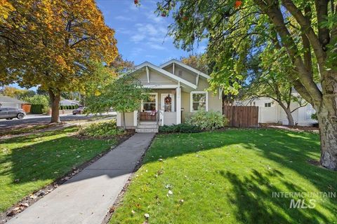 Photo of 421 E Main St, Jerome, ID 83338 (MLS # 98965461)