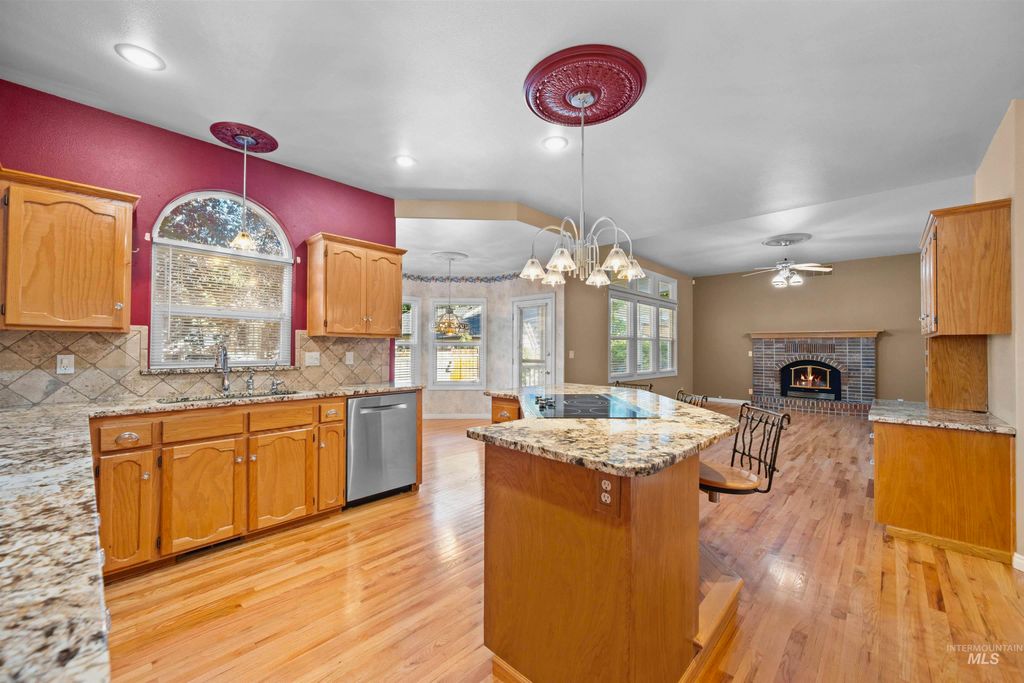 Photo of 5076 N Samson Avenue, Boise, ID 83704 (MLS # 98963524)