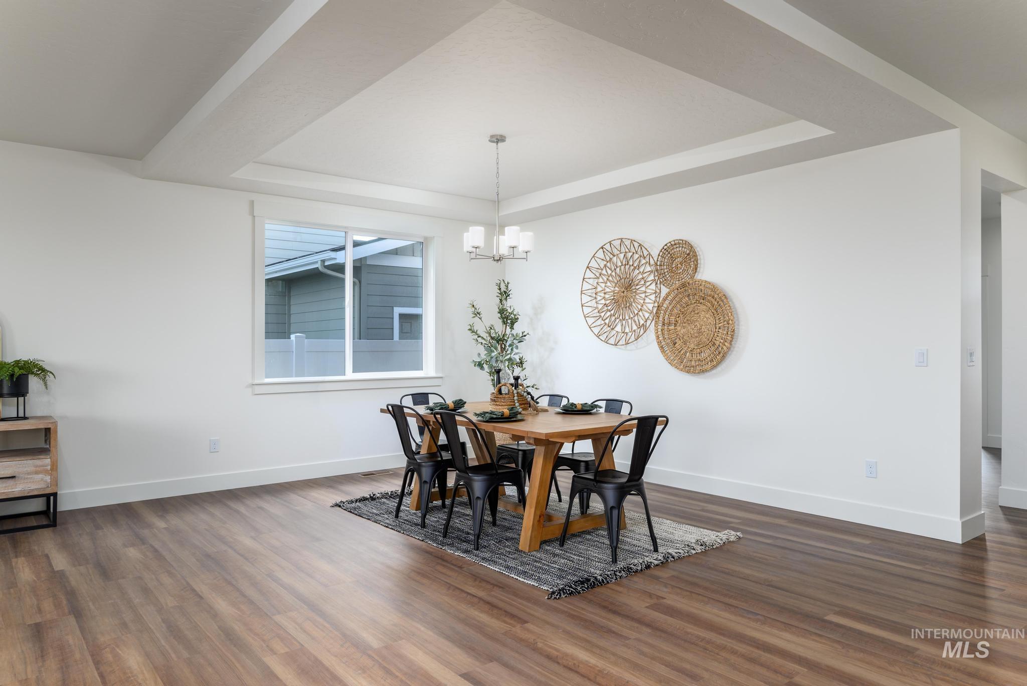 12594 W Wayfaring Dr